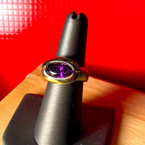 Vintage Silver and gold tones with a purple stone Sz 7